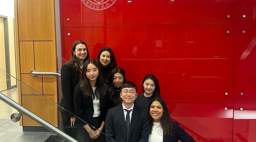 third row; left to right: Julia Baldassarra, Xuewen Yang; second row, left to right: Lucy Cho, Kaori Hayashi Simon; Qin Wang; first row, left to right: Suyong Hwang, Anielka Figueroa Orozco) 