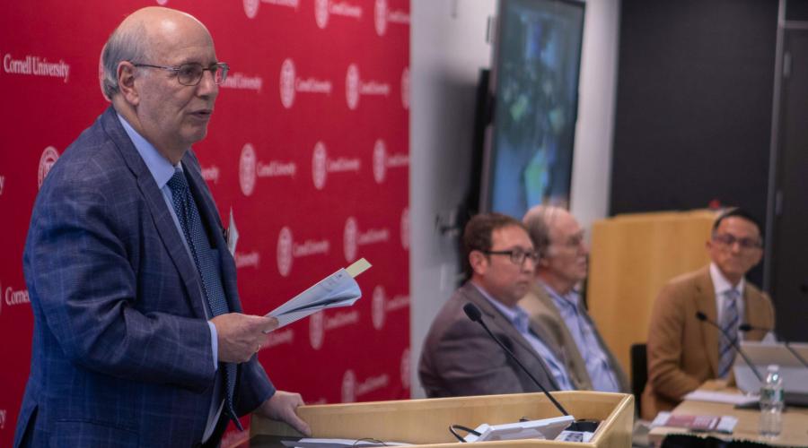 Harry Katz speaking to audience