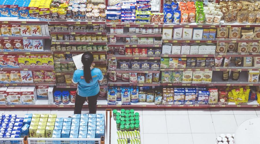 Women working in a grocery store