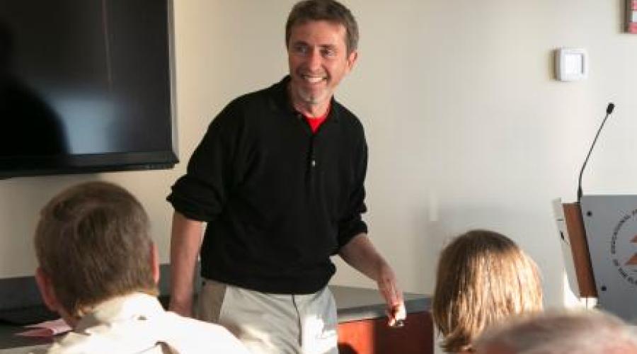 Al Davidoff ’80 teaching