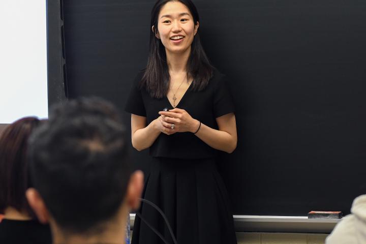 Duanyi Yang teaching in the classroom