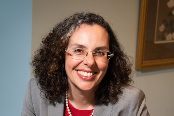 Tracey Levy headshot