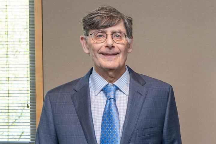 Larry Kahn
