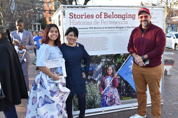Parents with child in front of exhibit 